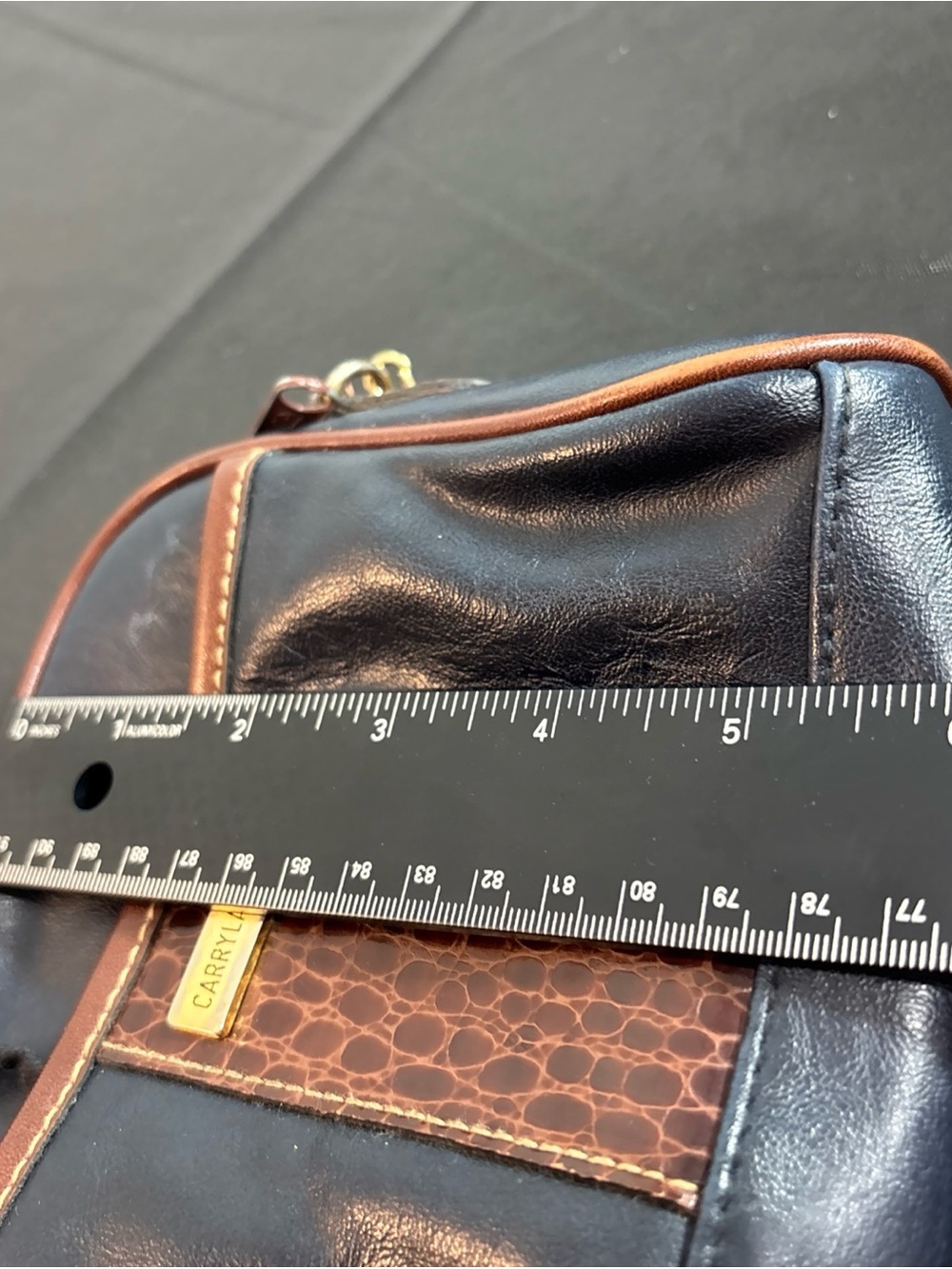 Carryland Vintage Navy and Brown Leather Crossbody 9/13 - Picture 10 of 11